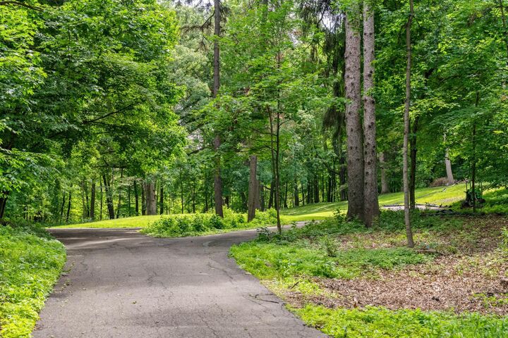 Property Photo:  585 Ferndale Road N  MN 55391 