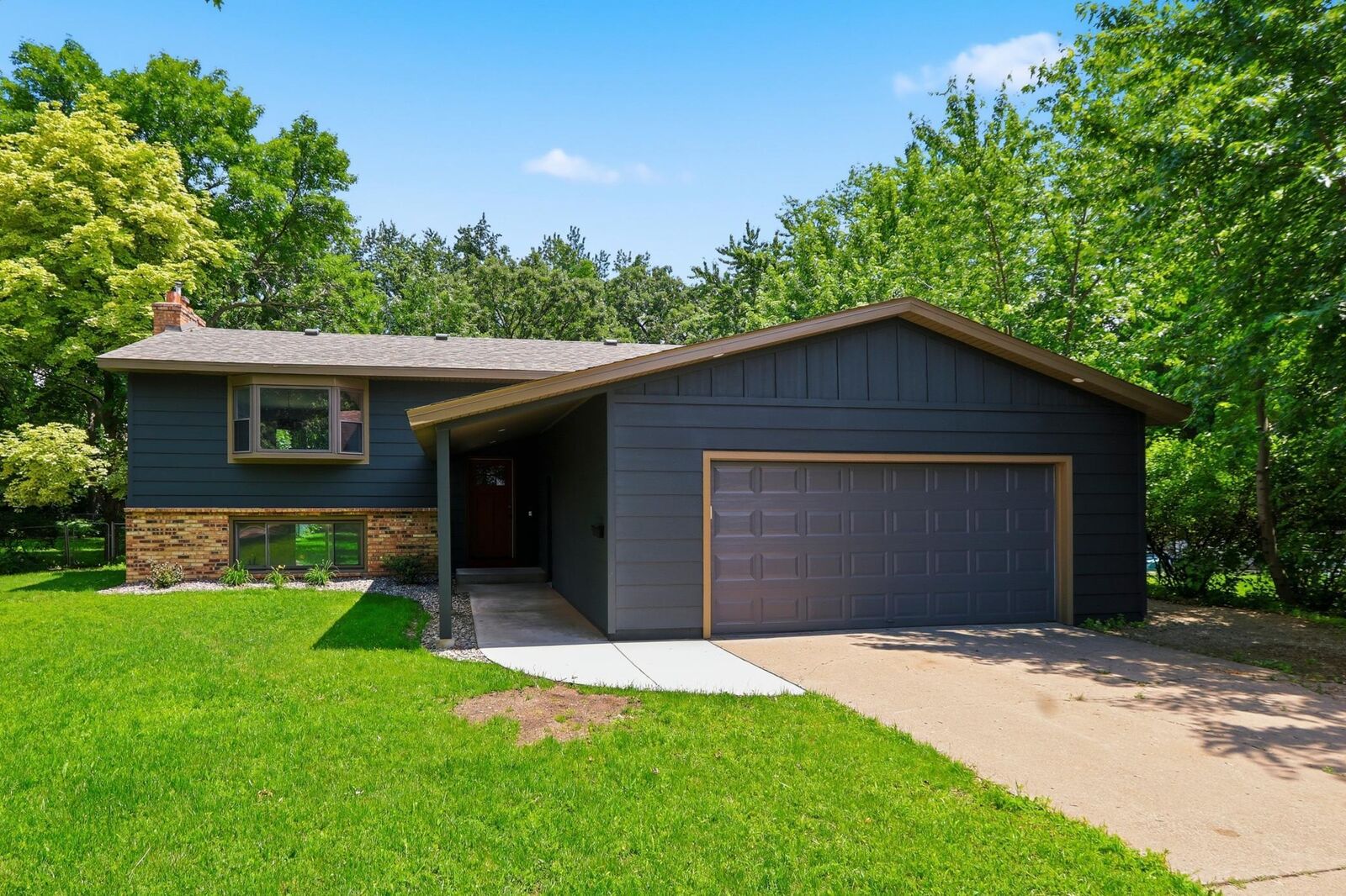 Property Photo:  1810 Levee Avenue  MN 55303 