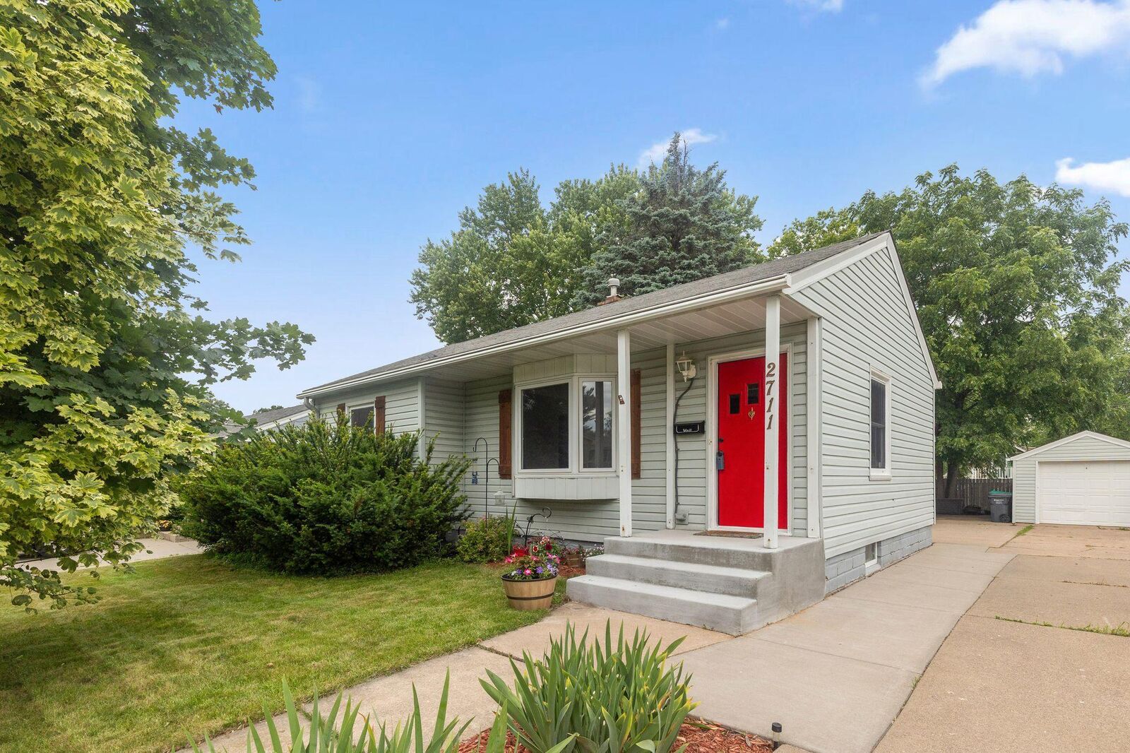 Property Photo: 2711 5th Avenue E MN 55109