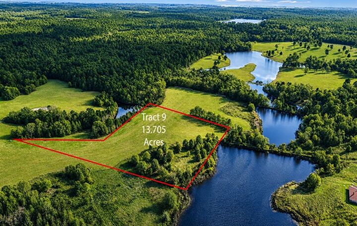 Property Photo: 1040 County Road 3590 TX 75494