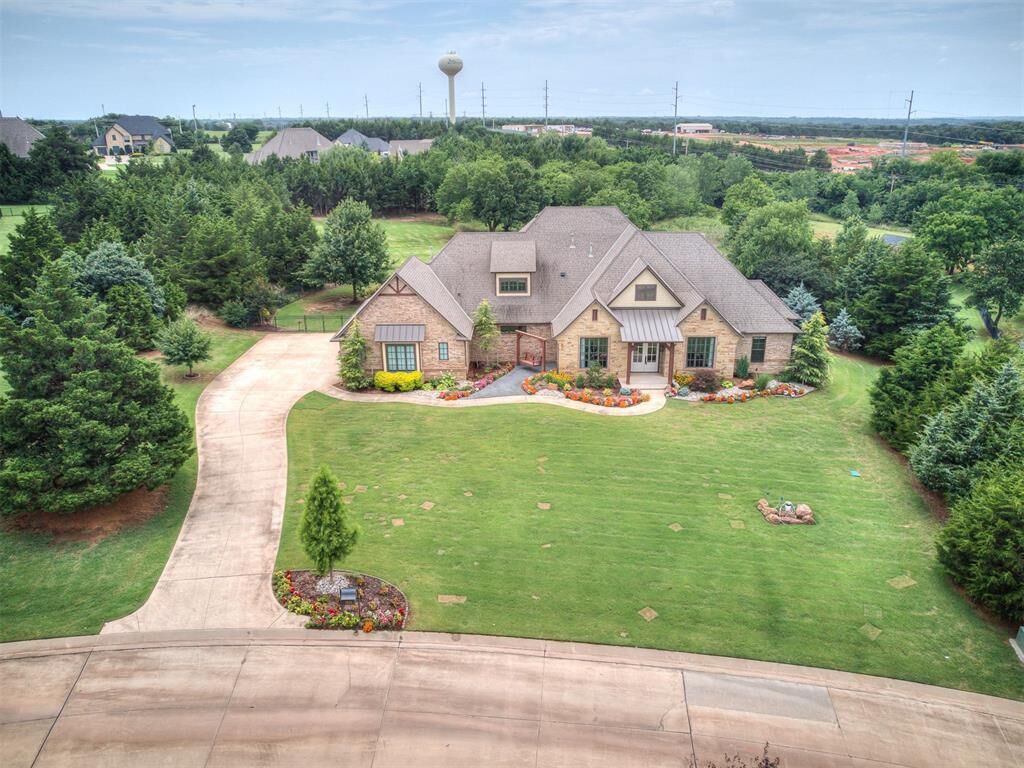 Property Photo:  1217 Abberly Circle  OK 73007 