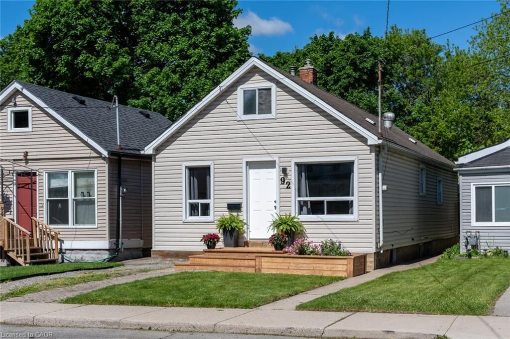 Property Photo:  92 East 24th Street  ON L8V 2Y1 