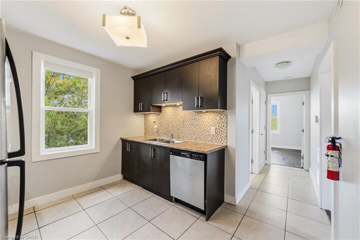 Property Photo:  1544 King Street E 406  ON L8K 1S9 