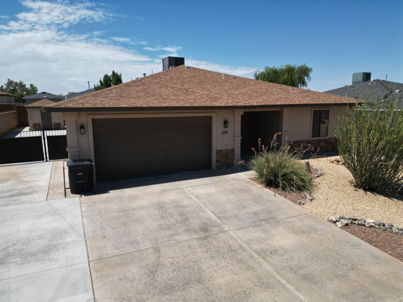 Property Photo:  1114 Pajarito Dr  NM 88310-5544 