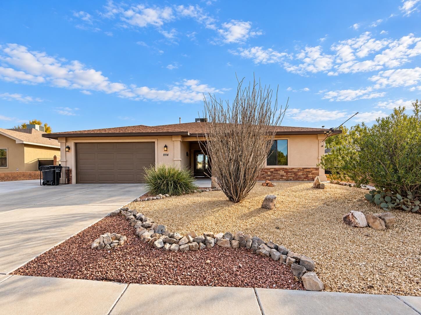 Property Photo: 1114 Pajarito Dr NM 88310-5544