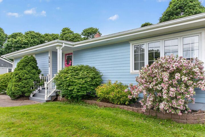 Property Photo:  351 Maple Avenue  PE C1N 2H5 