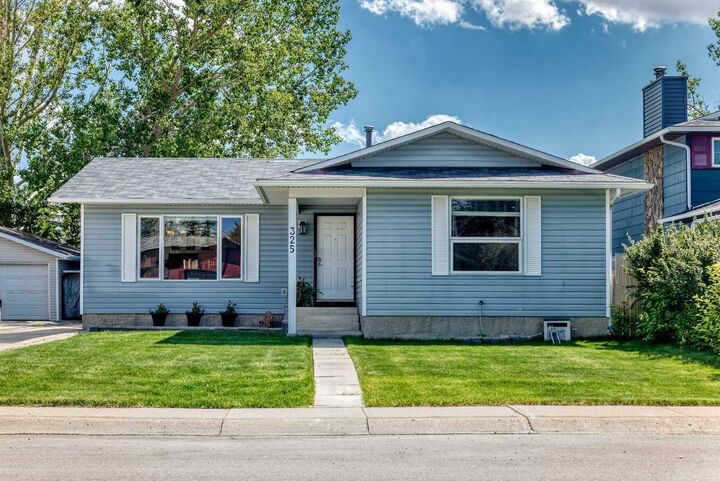 Property Photo: 325 Flett Drive NE AB T4B 1N1