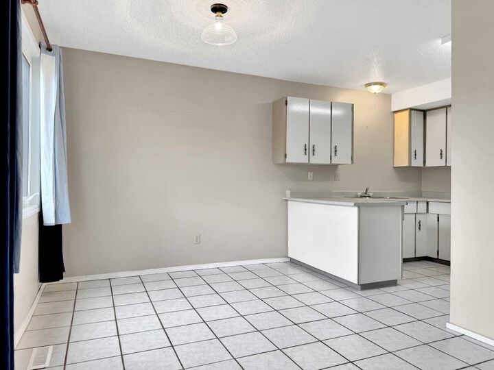 Property Photo:  57 97 Avenue  AB T0E 0Y0 