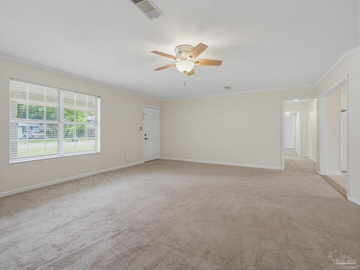 Property Photo: 218 Betty Rd FL 32507