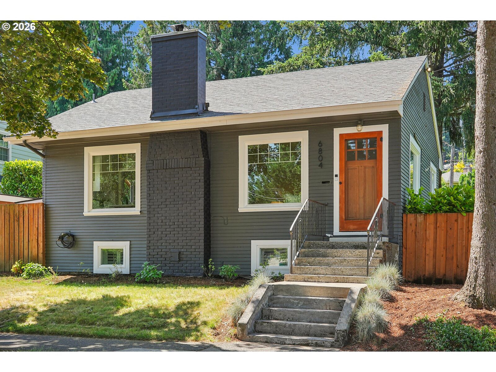 Property Photo:  6804 NE Davis St  OR 97213 