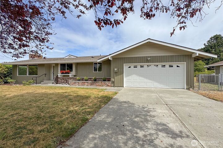 Property Photo:  860  Thornton Drive  WA 98382 