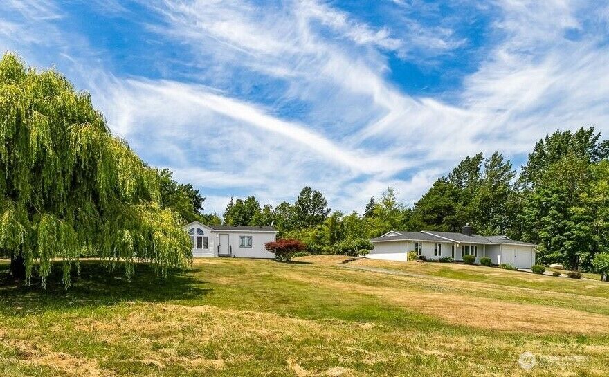 Property Photo:  2949  Canlin Drive  WA 98248 