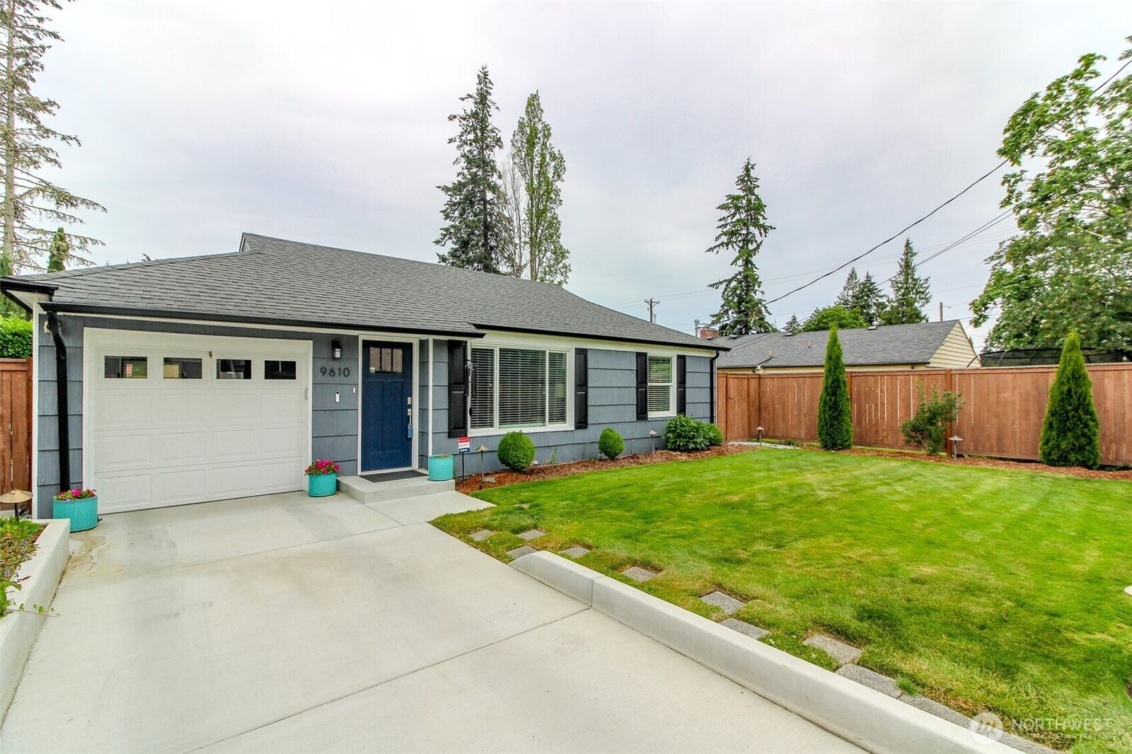 Property Photo:  9610  Oak Lane SW  WA 98499 