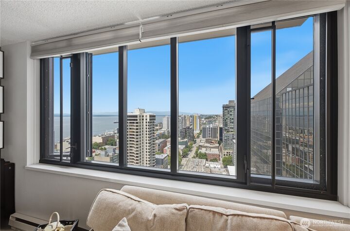Property Photo: 2100 3rd Avenue 2604 WA 98121