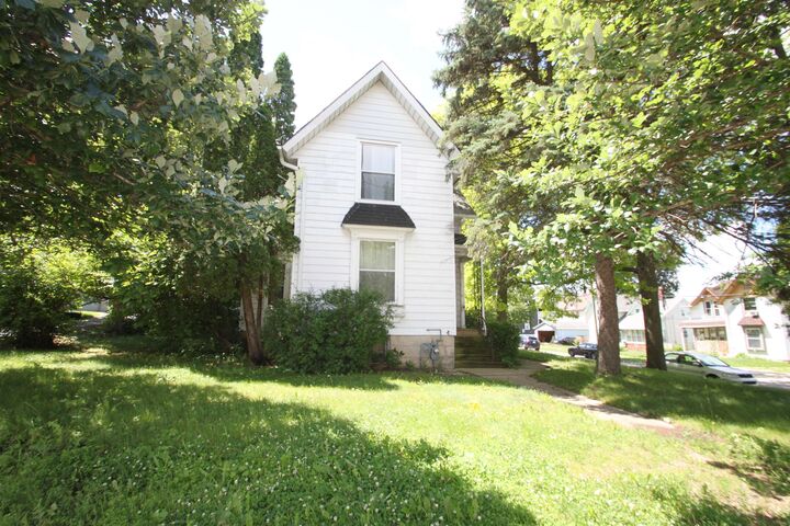 Property Photo:  1601 Charles Street  IL 61104 