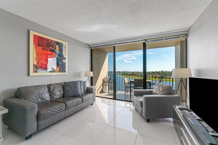 Property Photo: 1830 Embassy Drive 613 FL 33401