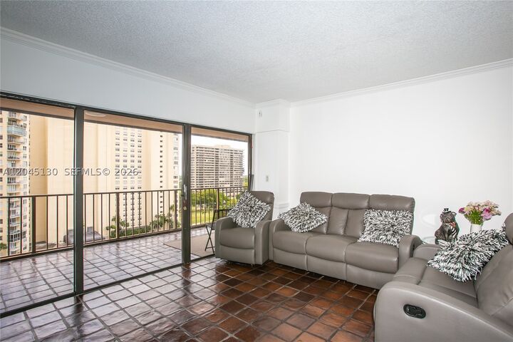 Property Photo:  1800 NE 114th St 1207  FL 33181 