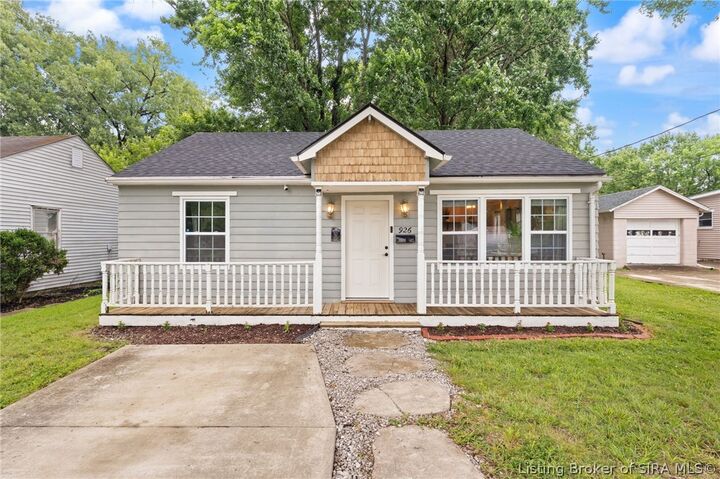 Property Photo: 926 E 8th Street IN 47130