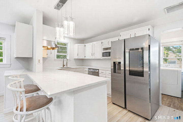 Property Photo:  6 Beech Street  CT 06401 