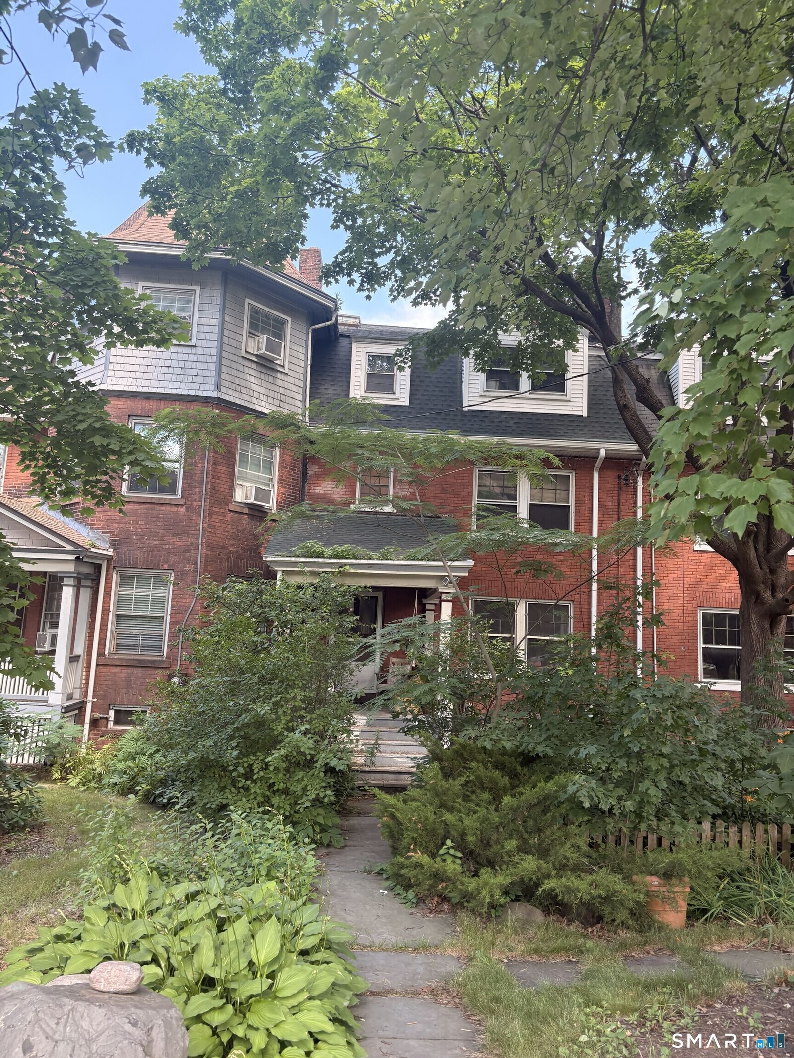 Property Photo:  12 Park Terrace  CT 06106 