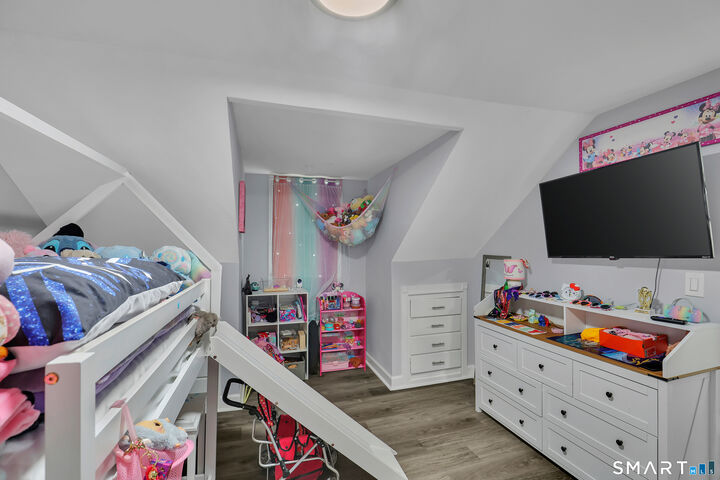 Property Photo:  110 Hawthorne Street  CT 06042 