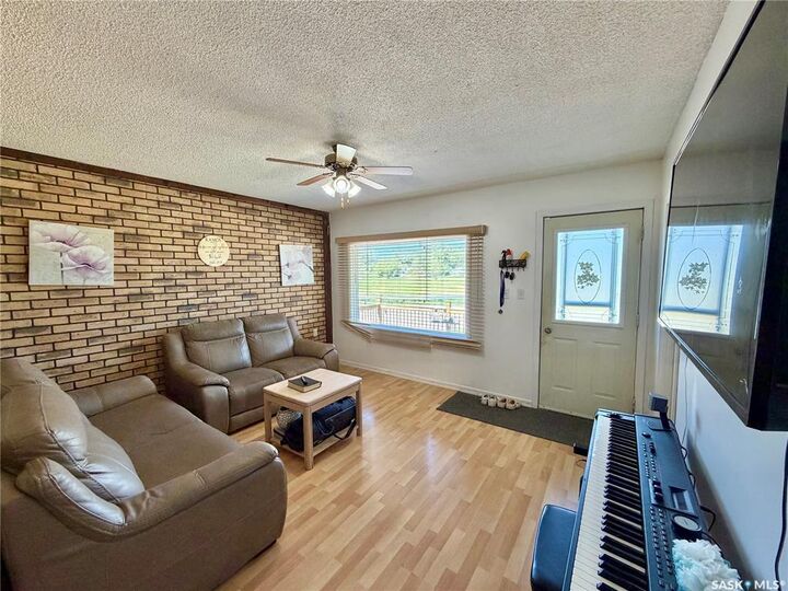 Property Photo: 85 13th Avenue SE SK S9H 3S1