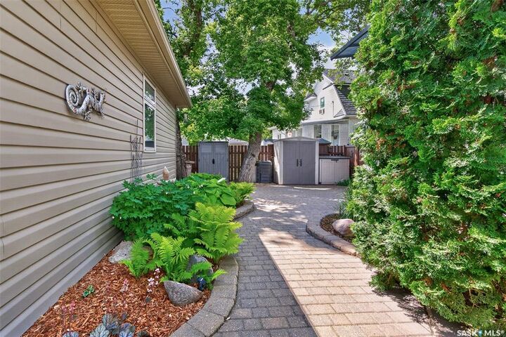 Property Photo: 155 Hochelaga Street E SK S6H 0N8