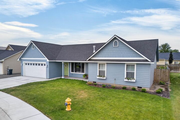 Property Photo:  219 Emick Lane  WA 99350 