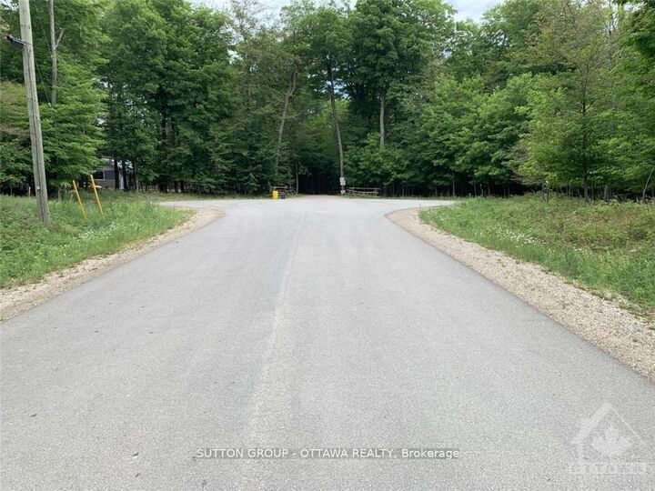 Property Photo:  14 Lumberjack Trail  ON K7H 3C7 