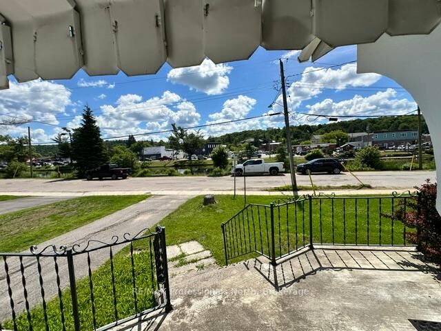 7 Invergordon Avenue — photo 1