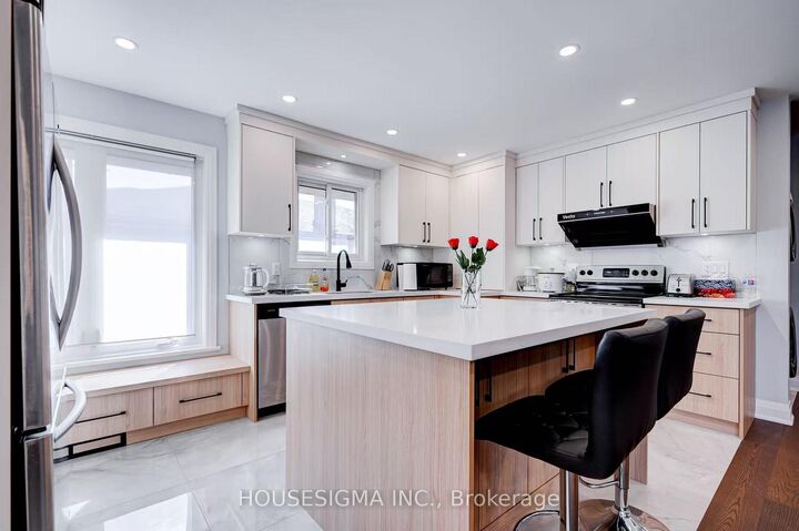 Photo de la propriété:  28 Earlton Road  ON M1T 2R3 