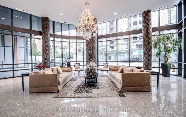 Property Photo:  825 Church Street 2701  ON M4W 3Z4 