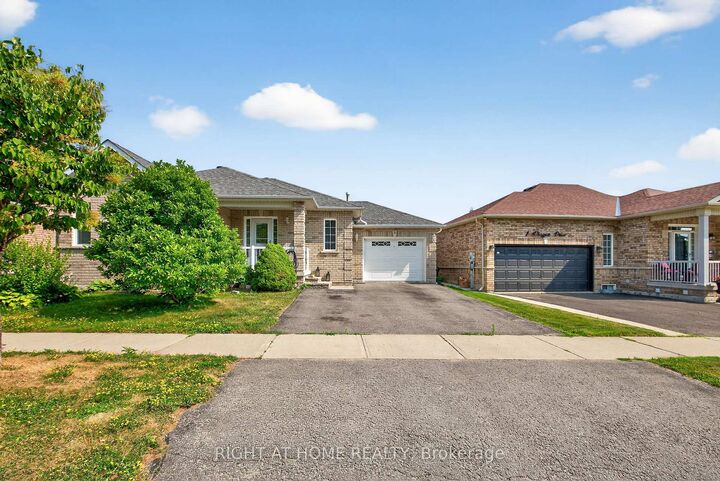 Property Photo:  3 Player Drive  ON L4M 6V9 