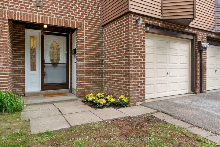 Property Photo:  87 Song Meadoway N/A  ON M2H 2T9 