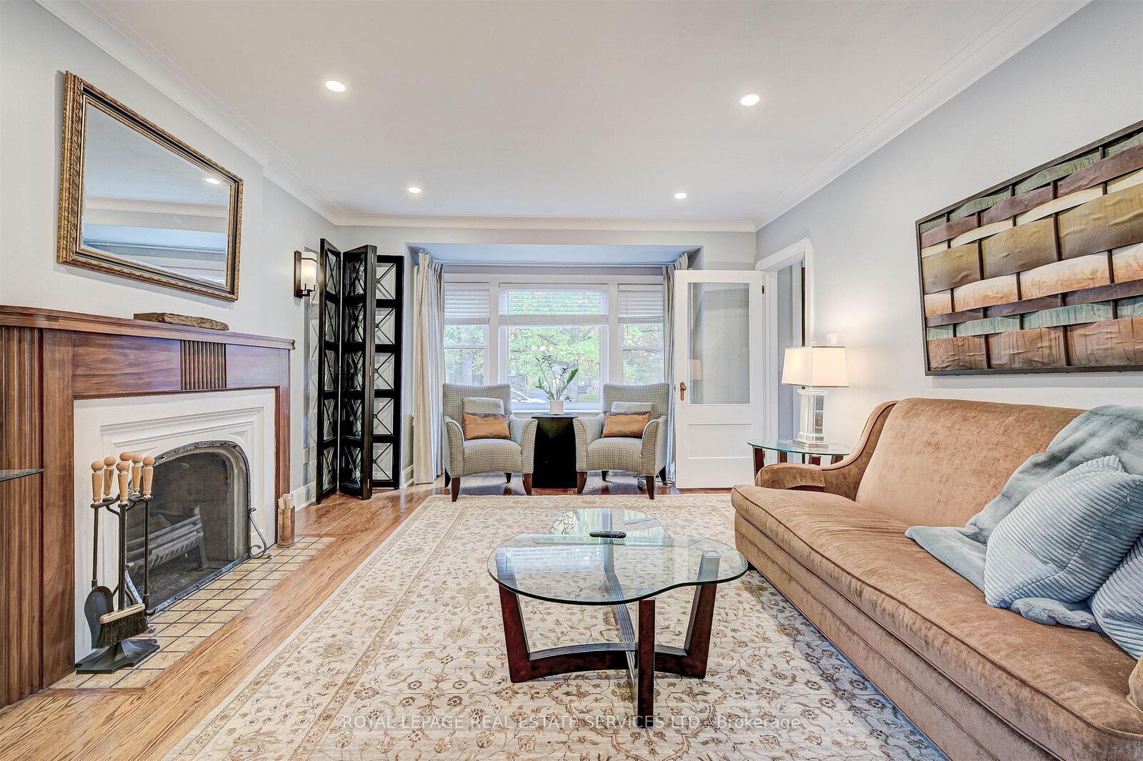 Property Photo:  884 Royal York Road  ON M8Y 2V6 