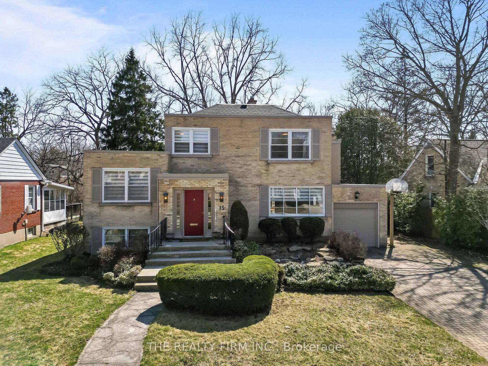 Property Photo: 15 Mayfair Drive ON N6A 2M7