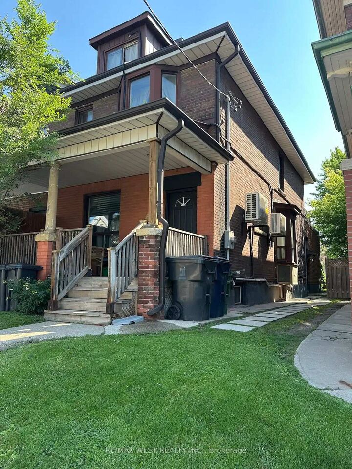 Property Photo:  563 Ossington Avenue Main  ON M6G 3T4 