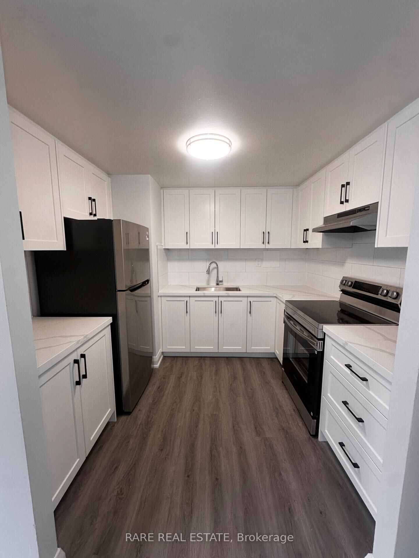Property Photo:  99 Bellevue Avenue 2  ON M5T 2N8 