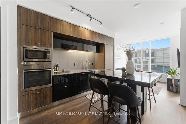 Property Photo:  10 York Street 3807  ON M5J 0E1 