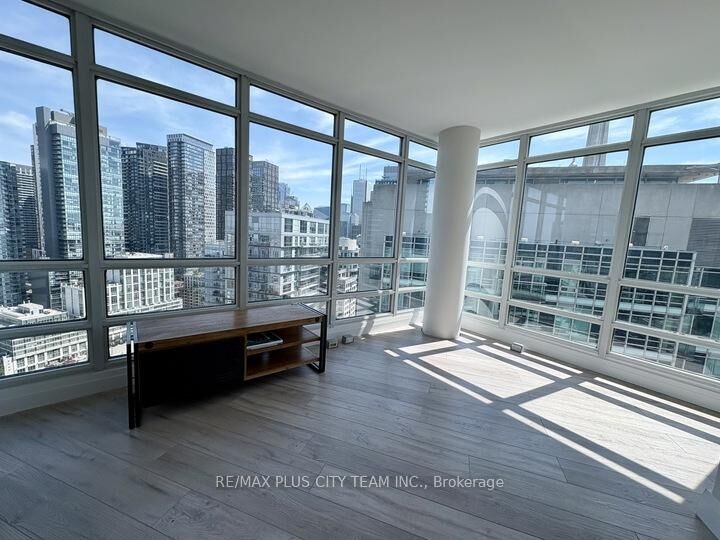 Property Photo:  397 Front Street W 3309  ON M5V 3S1 