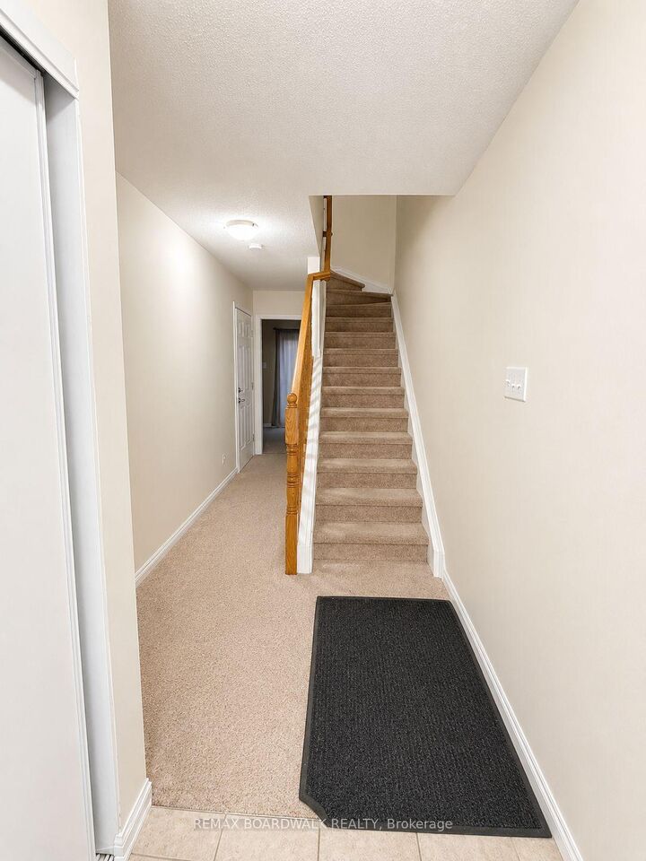 Property Photo:  727 Sanibel Private  ON K2H 0A8 