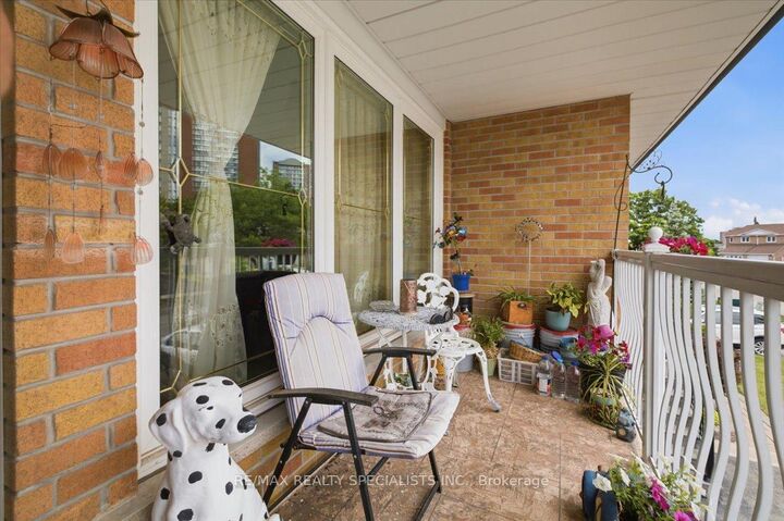 Property Photo: 80 Chalfield Lane ON L4Z 1L2