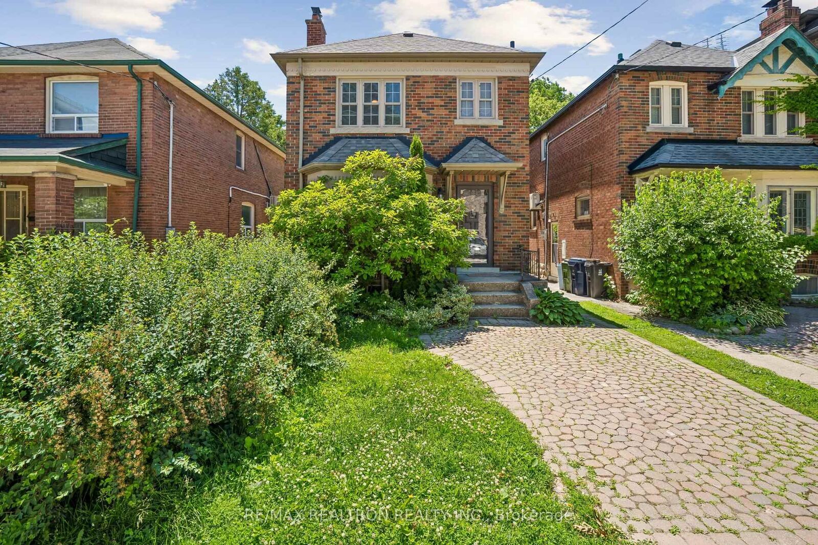 Property Photo: 707 Hillsdale Avenue E ON M4S 1V4