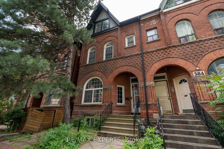 382 Bathurst Street — photo 1