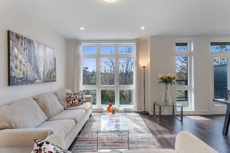 Property Photo: 7 Phelps Lane 16 ON L4E 1J4
