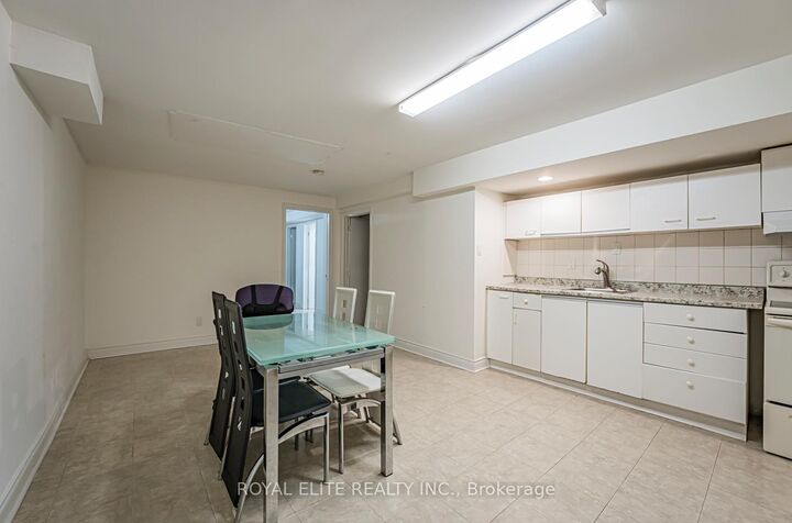 Property Photo:  29 Ashmore Crescent Basement  ON L3R 6T8 