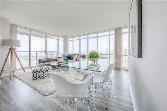 Photo de la propriété:  15 Fort York Boulevard 4512  ON M5V 3Y4 
