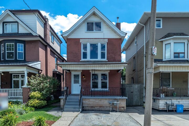 242 Balmoral Avenue N — photo 1