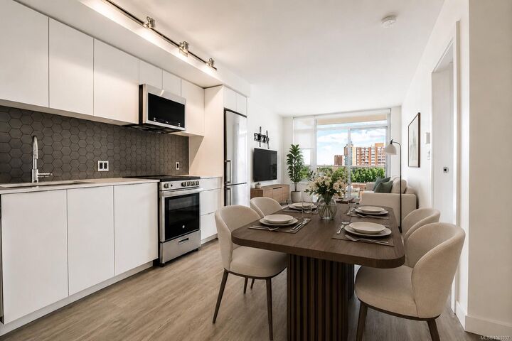 Property Photo:  845 Johnson St #809  BC V8W 0G3 