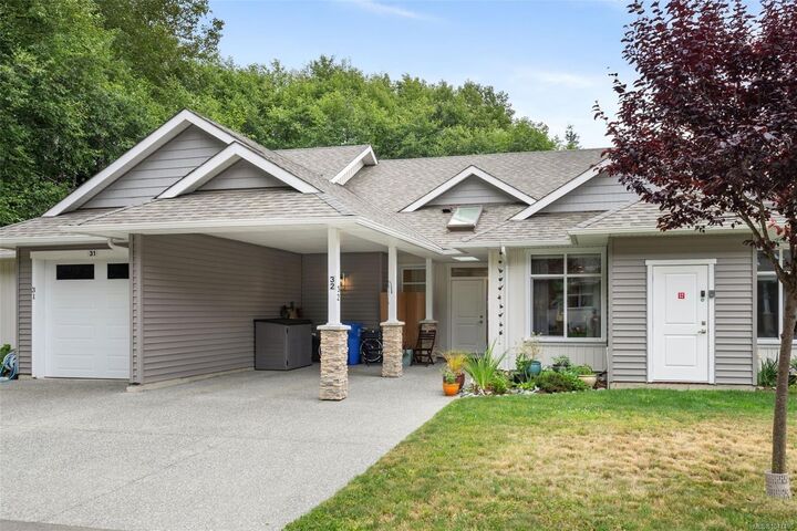 Property Photo: 300 Grosskleg Way #32 BC V0R 2G0
